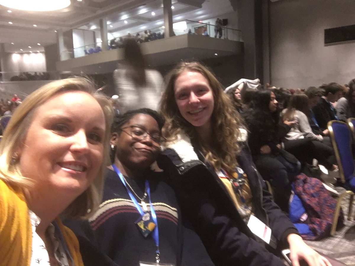 lauraemerson82's tweet photo. My students @WBHS_Bruins were so captivated by @chucktodd & they can’t wait for all of the workshops tomorrow! Thank you #JEA #NHSJC #FirstTimeAttendees https://t.co/pz3rB1POzY