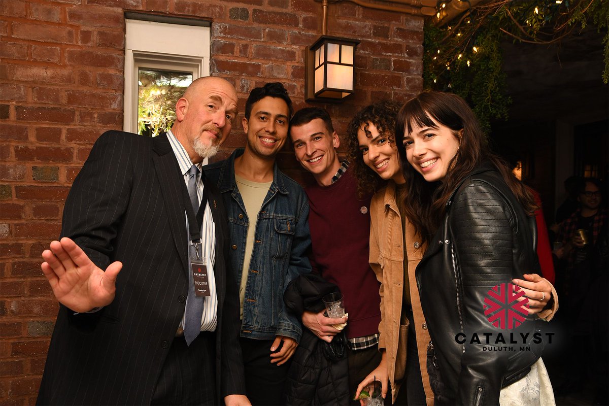 catalystories's tweet photo. Networking at it's finest! @Glensheen π‘ #CatalystFestival2019 #FilmFestival #IndieTV #CatalystContent #CatalystArtists #Catalystories #AbramsArtistsAgency #Duluth https://t.co/JbmavT3zPs