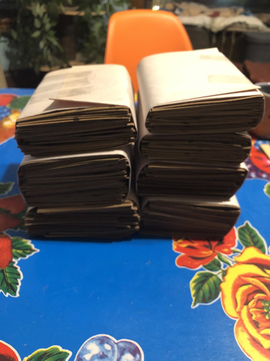 hottestsingles's tweet image. 200 zines done. #stackpaper