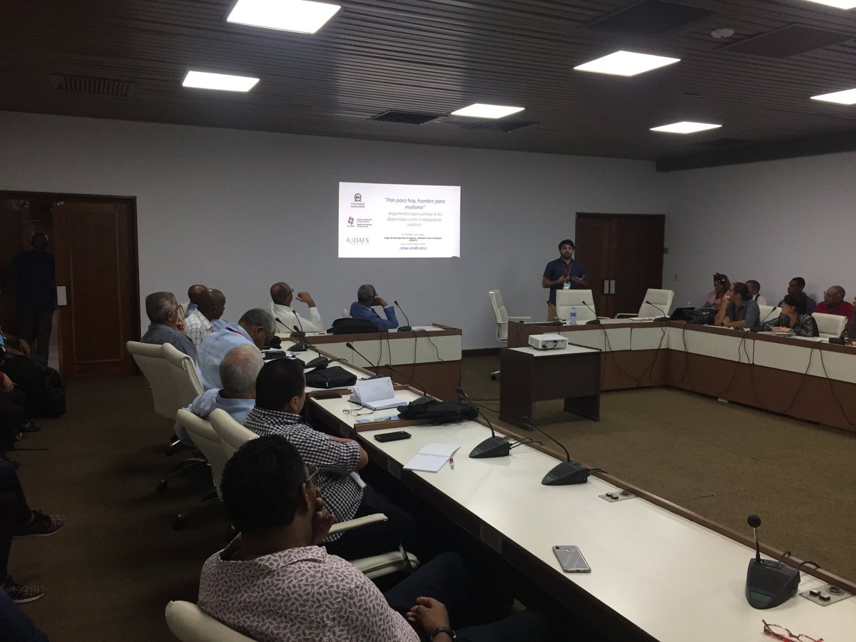 rodrigosotolags's tweet photo. La semana pasada, estuve en La Habana participando de @AFIDE6 2019. También fue a @CIPSCuba como coord de GT @_CLACSO "Deporte, Cultura y Sociedad". Ambas participaciones fueron muy enriquecedoras y me hacen pensar que #nuevaconstitucion2020 debe incluir D° al ocio y recreacion https://t.co/nwna227wWU