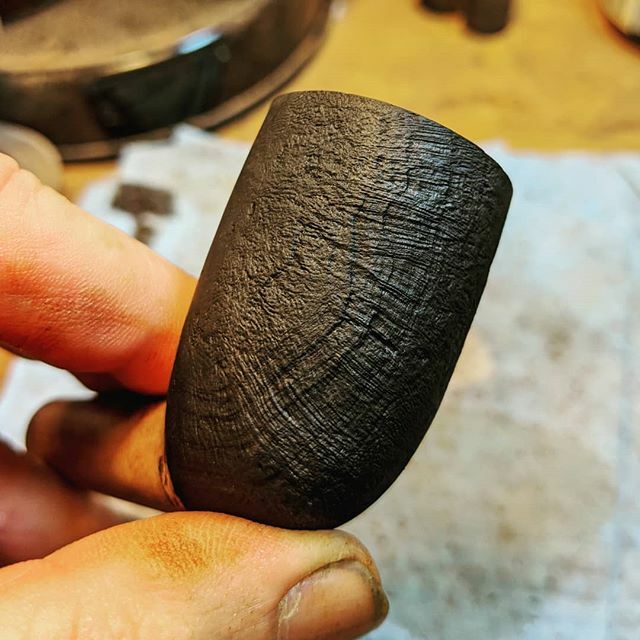 TalbertPipes's tweet photo. Well, I'd say that ebonizing solution mixed well.  #notstain https://t.co/lSdEM4UsCn https://t.co/8ckzbeNCJy
