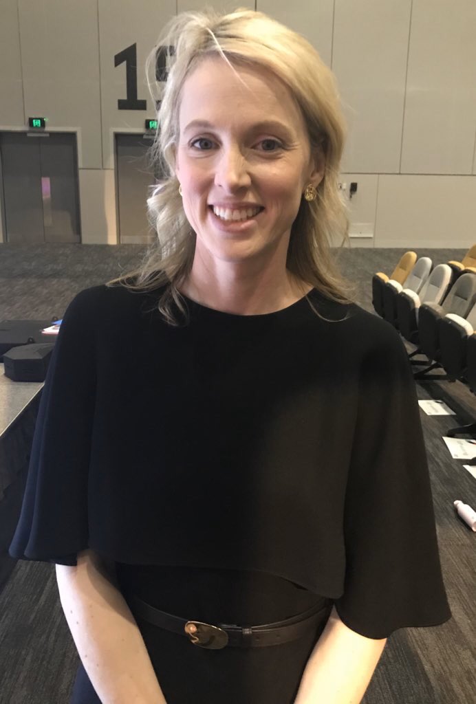 If you see things in our health system that need to be fixed then I warmly encourage you to see if YOU can fix them <a href="/DrBronKing/">Dr Bronwyn King AO</a> motivates Victorian health workers w the power of her work to divorce the financial &amp; tobacco sectors #GiantSteps19 <a href="/SaferCareVic/">Safer Care Victoria</a>