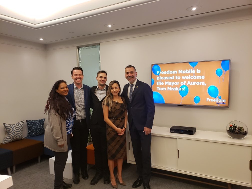 TMrakas's tweet photo. What a warm welcome as I visited the @FreedomMobile head offices in Toronto today. It was great to discuss how we can work together to increase connectivity in our Town... #GettingThingsDone https://t.co/MfmUKO1wht