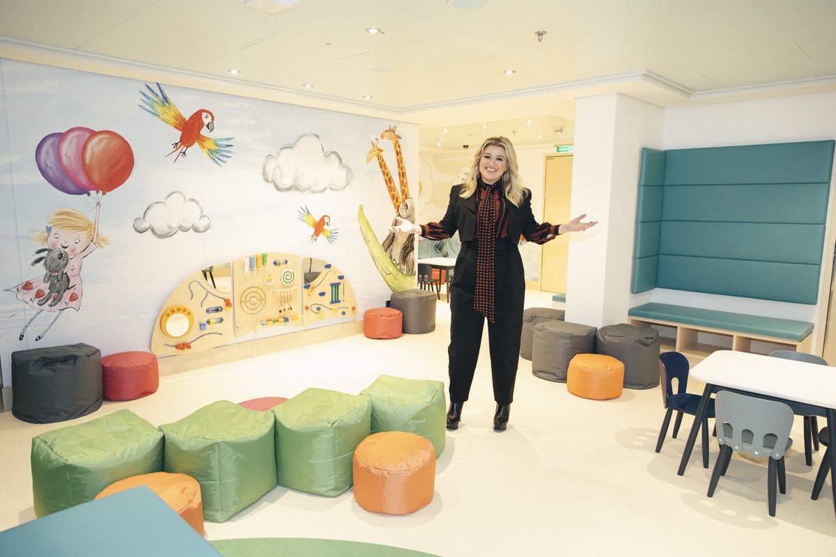 kellyclarkson's tweet photo. Incredible night celebrating the launch of @CruiseNorwegian 's newest ship,#NorwegianEncore. I can’t wait for y'all to experience The River Rose Reading Room on board the ship in the Splash Academy.  It’s named after my daughter and my children's books! #NCLgodmother https://t.co/TSLGruGye7