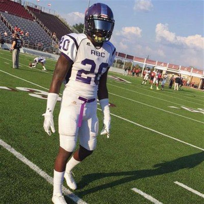 QuezgotFans's tweet photo. Extremely Blessed to receive an offer from Arkansas Baptist College 🙌🏾
Thanks @CoachKJohnson__ 
@larryblustein  @RecruitingFine2 
@BSPScouting https://t.co/CxYrTNETXU