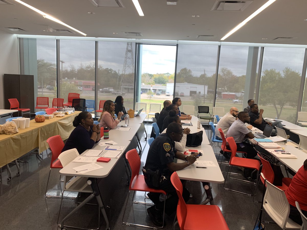 Wrap4Life's tweet photo. "In every community, there is work to be done. In every nation, there are wounds to heal. In every heart, there is the power to do it. – Marianne Williamson @HISD_Wraparound #WAC #HiramClarkeStrong #WraparoundCommunity #DistrictK https://t.co/EwZgzRz8OV