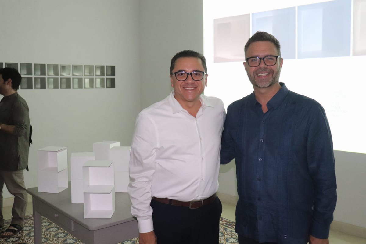 victorlozanop's tweet photo. Muchas felicidades a @daviddibona Director fundador de @FiluxLab por la inauguración en #Yucatán del primer espacio cultural dedicado a la luz y el cine de América Latina. https://t.co/Qr7tHfXSlf