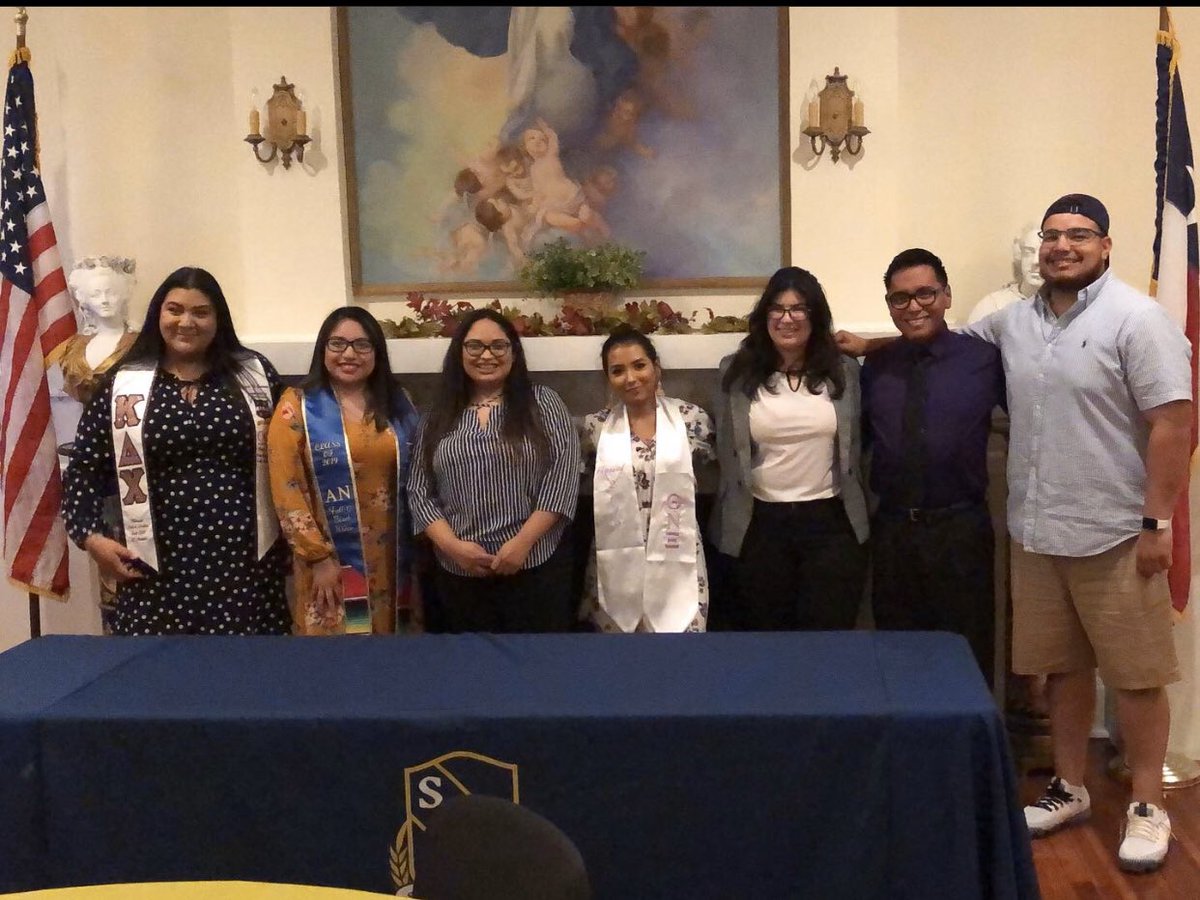 OLLUSGC's tweet photo. On behalf of SGC, we would like to congratulate our graduating seniors! 🎉 we are so proud of all the hard work and dedication you all have done! We hope your future is full of success and accomplishments !! 🎉🥳 #youdidit🎓🥳🥳🥳 https://t.co/axdSPGrzFz