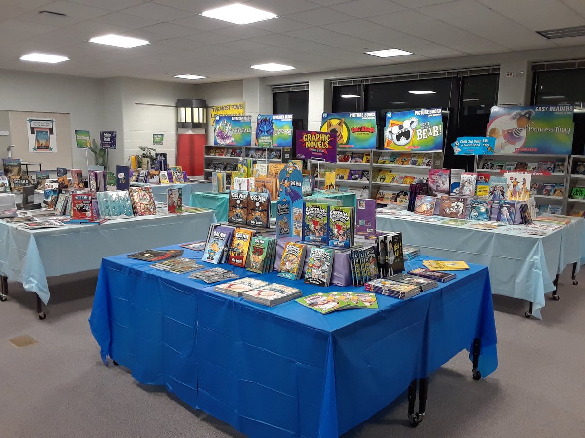 D60RetiredLotz's tweet photo. Maercker book fair all set up and ready for shoppers Monday 1-8 &amp; Tuesday 10-5 #D60learns #d60reads @scholastic https://t.co/aJKciGtCW0
