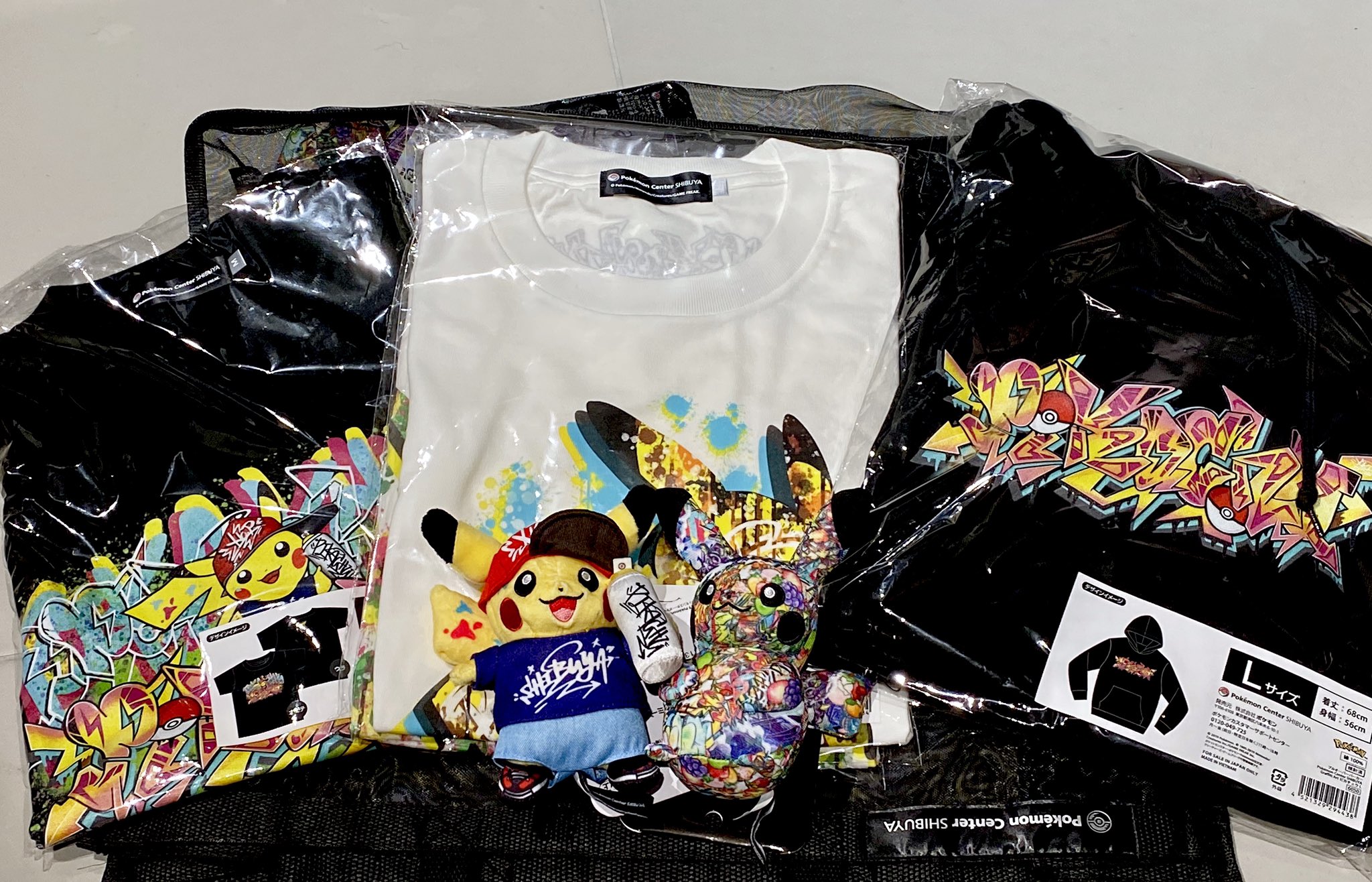 さおぴ Saopica Auf Twitter 今日オープンの渋谷のポケセンで Tシャツ2枚とフーディーとぬいぐるみ買ってきた ゆるく着たいからlサイズ買ったよん ポケモンセンターシブヤ T Co Lc30pwiho1 Twitter
