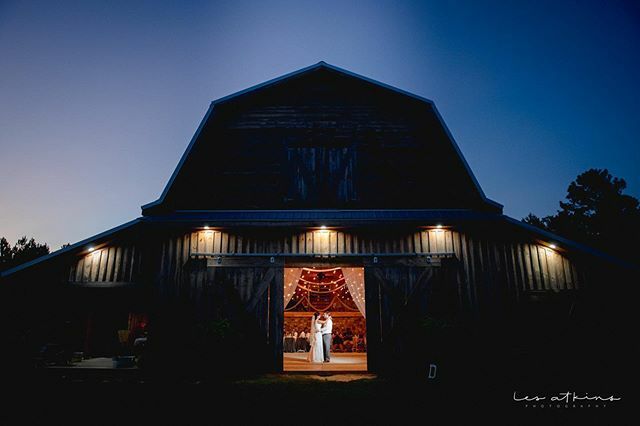 Excited to be back at The Barn at Hillcrest Farm this weekend for our final wedding of 2019!  #vawedding #vaweddingphotographer #bridetobe2020 ift.tt/2Dc3DwF