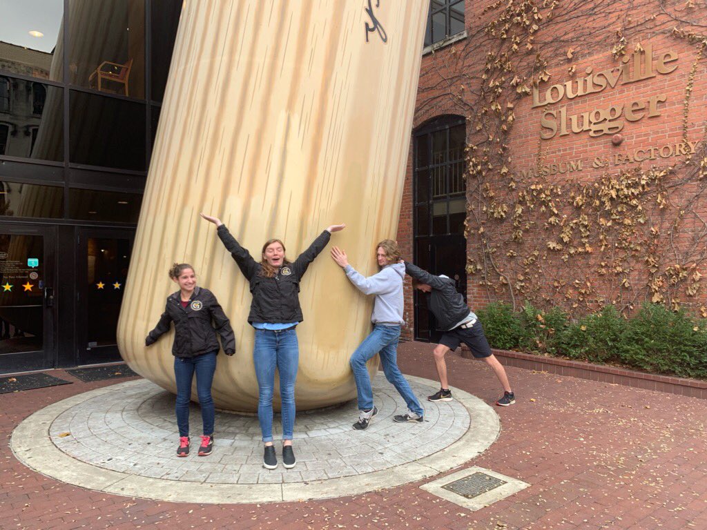 GustieTFXC's tweet photo. Adventures in downtown Louisville! #proofonmain #randomrootbeer https://t.co/3dJ2sZCryn