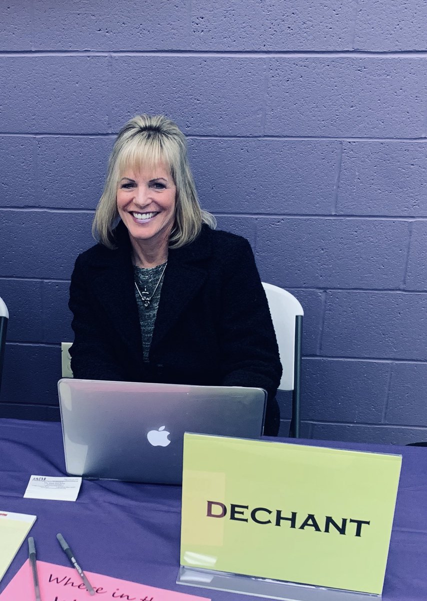 NinaDechant's tweet photo. Enjoyed conferencing w 9th grade parents tonight! https://t.co/xMvRemzQvo