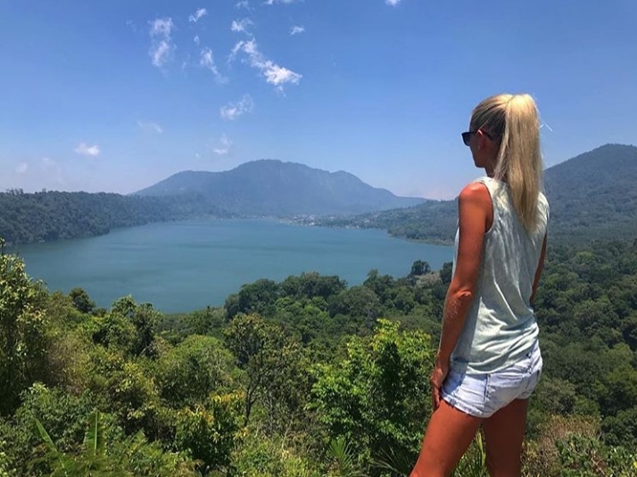 SpaMatahari's tweet photo. On the way to Matahari...enjoy the journey🌺
#repost Thanks to @sabrinaruess for the beautiful picture #luxury #mataharibeachresortandspa #epicure #FridayThoughts #FridayVibes #FridayFeeling #FridayMotivation #holiday #wanderlust  #ecofriendly #ecotravel #yoga  #wellness https://t.co/OblzN0zTrs
