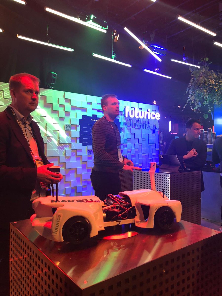 futurice's tweet image. Our #slush19 booth 6D.11 features an AI readiness survey, @maximum_aittack tiny little smart car and a #zeroui vending machine/cooler we built with @TINE_SA 

Come by!