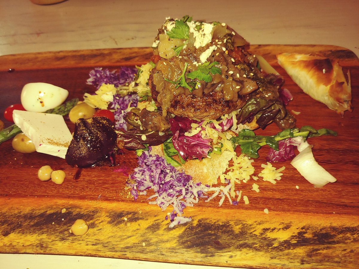 Come and enjoy one of our Deli's delicious burgers with 'n lovely glass of Chardonnay!! We are OPEN today from 09h00 until 16h30. Kitchen closes at 16h00 #winelover #Food #burgers #wine