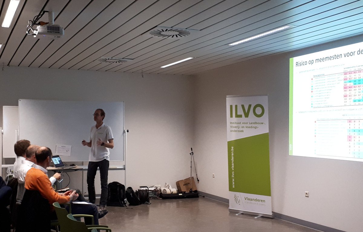 De studiedag Vloeibaar bemesten gestart. >80 deelnemers komen alles te weten: welke machine te gebruiken, wat het beste tijdstip is &amp; onder welke omstandigheden. ILVO, PCLT &amp; Inagro slaan hiervoor de handen in elkaar. 
<a href="/ILVOvlaanderen/">ILVO</a> 
@InagroBeitem
<a href="/PRAKTIJK_PCLT/">PRAKTIJKCENTRUM PCLT</a>