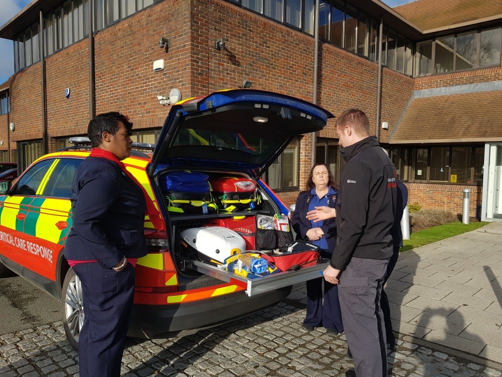 My week so far, 
Monday I was honoured to be invited to the cheque presentation <a href="/groundworkuk/">Groundwork UK</a> <a href="/GStescoGrant/">BagsofHelp TVGsouth</a> for Thames Valley Air Ambulance with Paula from Oxford, @BryanTaunton2 very interesting seeing all the equipment they carry <a href="/AndyStuart8/">Andy Stuart</a>