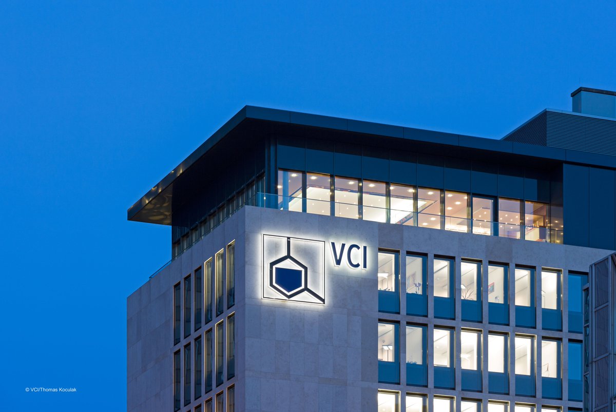 Haben heute bei Dienstantritt gebangt, ob unser "C" noch da ist. Gottseidank: Ist es!😀Für alle, die weiter nach dem C suchen👀Wir haben ganz viele davon. C=Kohlenstoff, in seinen chemischen Eigenschaften ein einzigartiges Element!💎🧪 #DUohneC <a href="/IchBinDasC/">Das C</a> <a href="/IchBinDasDu/">Das DU</a> #cdupt19