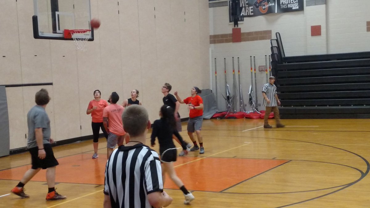 BtownHS142's tweet photo. The Nest was intense during the Faculty - Student Basketball game! A great time was had by all who attended this friendly competition! #OrioleBallers https://t.co/Vw7tIyc9S3