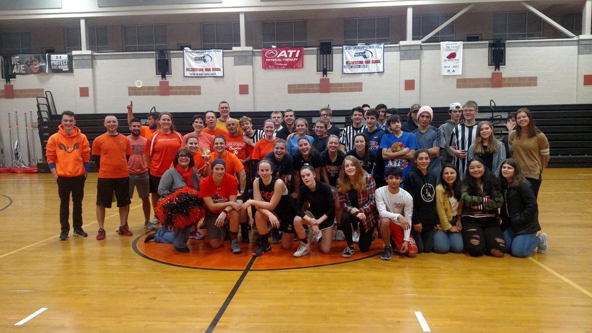 BtownHS142's tweet photo. The Nest was intense during the Faculty - Student Basketball game! A great time was had by all who attended this friendly competition! #OrioleBallers https://t.co/Vw7tIyc9S3
