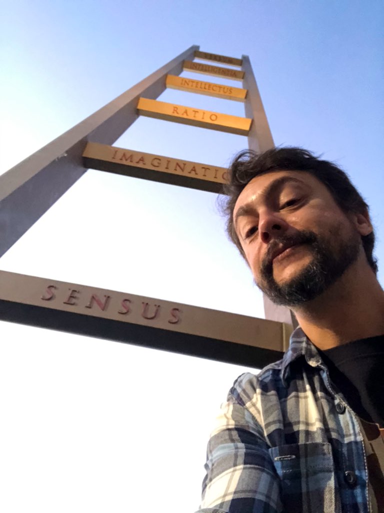 edibervan's tweet photo. Hey #BlackFridayLATAM será que essa de chamar promo funciona? 🤔

Vamos ver, me leva pra #Sydney 🇦🇺 então ✈️🙌🏼 
#sensus #Imaginatio #Ratio #Intellectus #intelligentia #verbum @ #CathyFreemanPark https://t.co/6tPR8QqIKV
