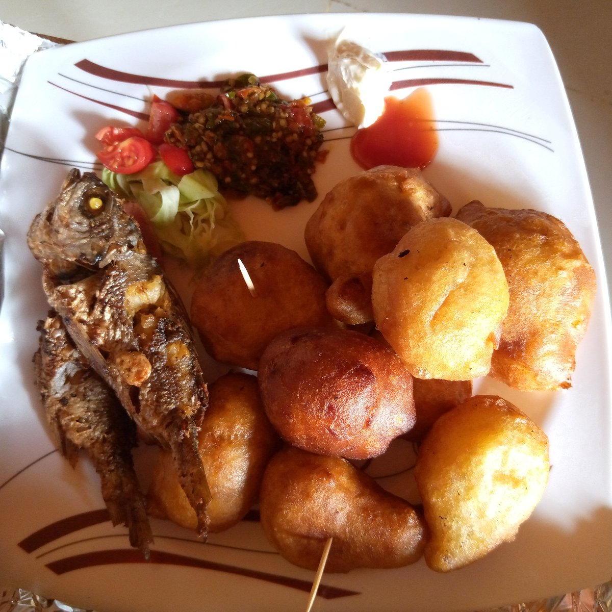 Bealded's tweet photo. A breakfast like this either gets u sleeping or energetic at work, either way #PeaceEmpireHotel in Gompa City, Nimba County #Liberia got great chefs. Work begins this morning!!! #JESR https://t.co/Zwv7yuiGfD