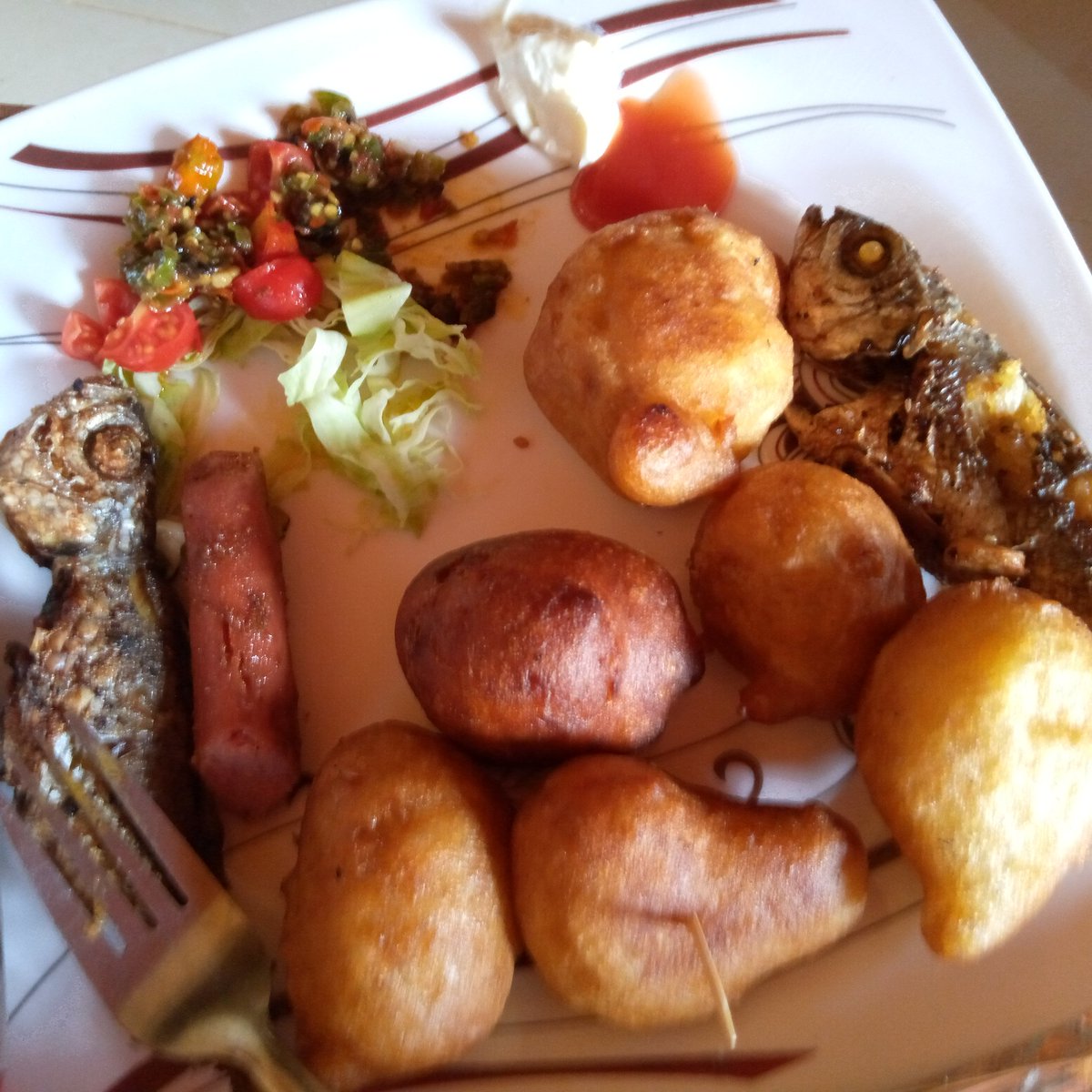 Bealded's tweet photo. A breakfast like this either gets u sleeping or energetic at work, either way #PeaceEmpireHotel in Gompa City, Nimba County #Liberia got great chefs. Work begins this morning!!! #JESR https://t.co/Zwv7yuiGfD