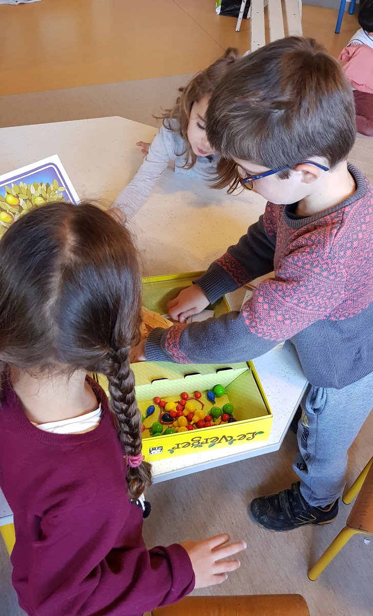 Seconde matinée d'accueil des parents axée sur les jeux coopératifs avec Arthur de <a href="/OCCE_FD/">Fédération Nationale OCCE</a> 
Jouer ensemble pour réussir et atteindre un même but.
#15aineageem <a href="/AGEEM_National/">AGEEM National</a> <a href="/AgeemAcTlse/">AGEEM ac Toulouse</a>