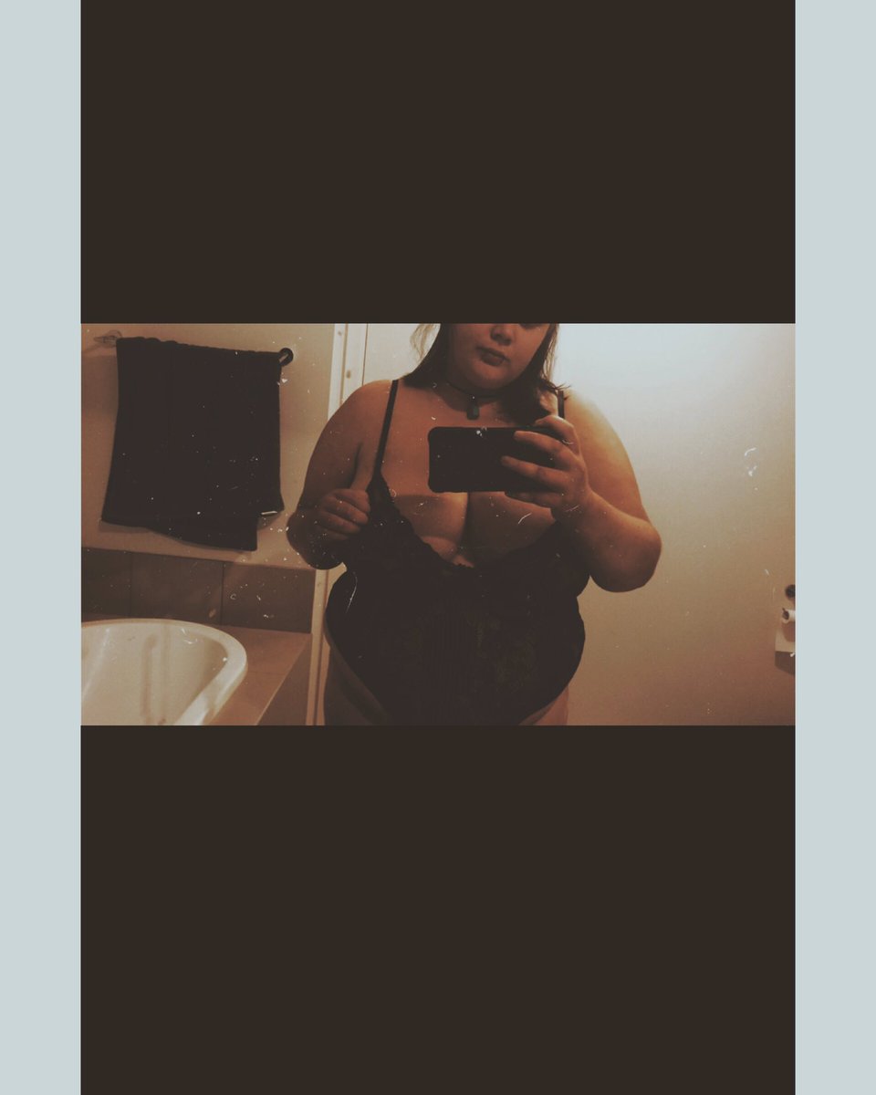 MichaelaAnn1996's tweet photo. Come subscribe for daily content on my onlyfans 😘😘 link is in my bio so come take a peak 😈#makemoneyonline #onlyfans #porn #adultcontent #bbw https://t.co/Gbq6Euaxfn