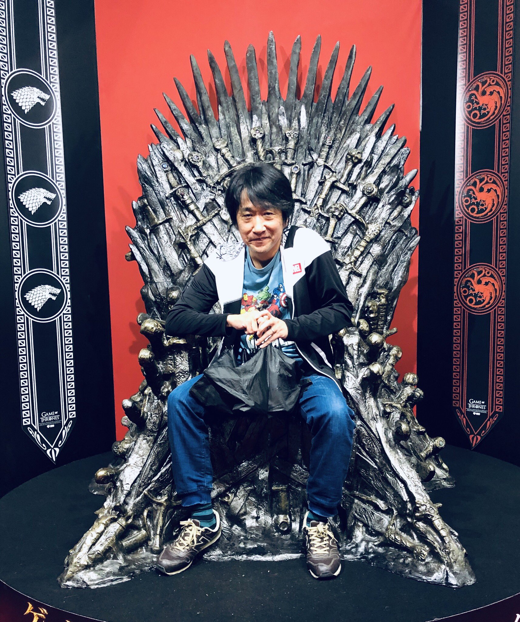 Twitter এ 倉島一幸 ようやく鉄の玉座に座る事が出来ました 恥ずかしくはありません ありがとうございました 東京コミコンgot T Co Zkyrqk18rc ট ইট র
