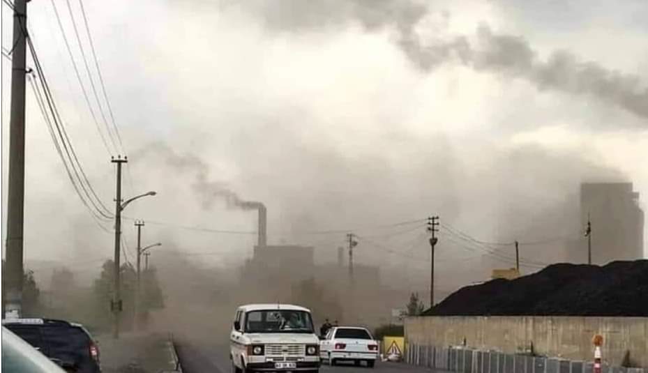 Burası Kütahya Tunçbilek. Burada poşet 25 kuruş çünkü çevre önemli