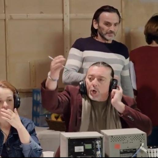 isidromontalvo's tweet photo. Nuevos capítulos de la serie "La que se avecina" Miguel Director de Internado Sangriento #siempreendirectoyconsimpatia #codigoespecial #humortv https://t.co/pp4mybl6xP