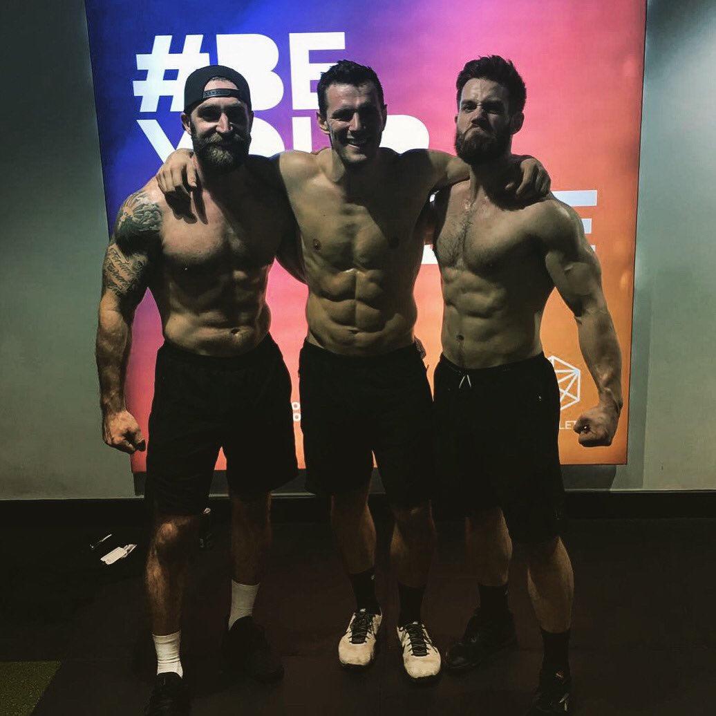 Seize the day 💪🏻💪🏻! 

Grab your buddies and a bloody good filter (especially when standing next to @mikekpalmer and @_tricky_ricky) 

Lighting at @360athletic on point 😱. 

#fitness #trainingpartner #menshealth #beard #training #abs #health #fun #teamtotum #wolverine #boom💥