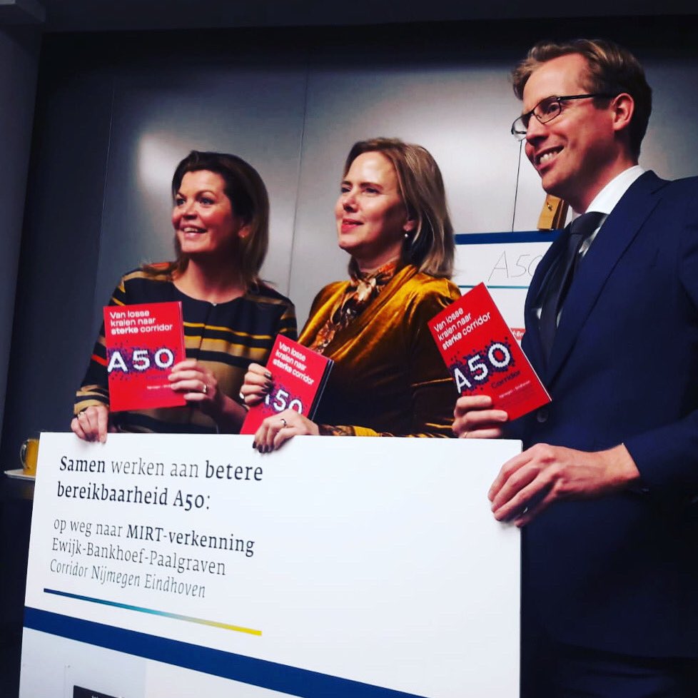 Dank aan <a href="/CvNieuwenhuizen/">Cora van Nieuwenhuizen</a> <a href="/ChristianneWal/">Christianne van der Wal - Zeggelink</a> en de vele ondernemers van oa @vnoncwbz waarmee we samen dit resultaat hebben kunnen boeken. Nu 103 miljoen euro om oa de snelweg #A50 #Paalgraven #Bankhoef te verbreden naar 2x3.