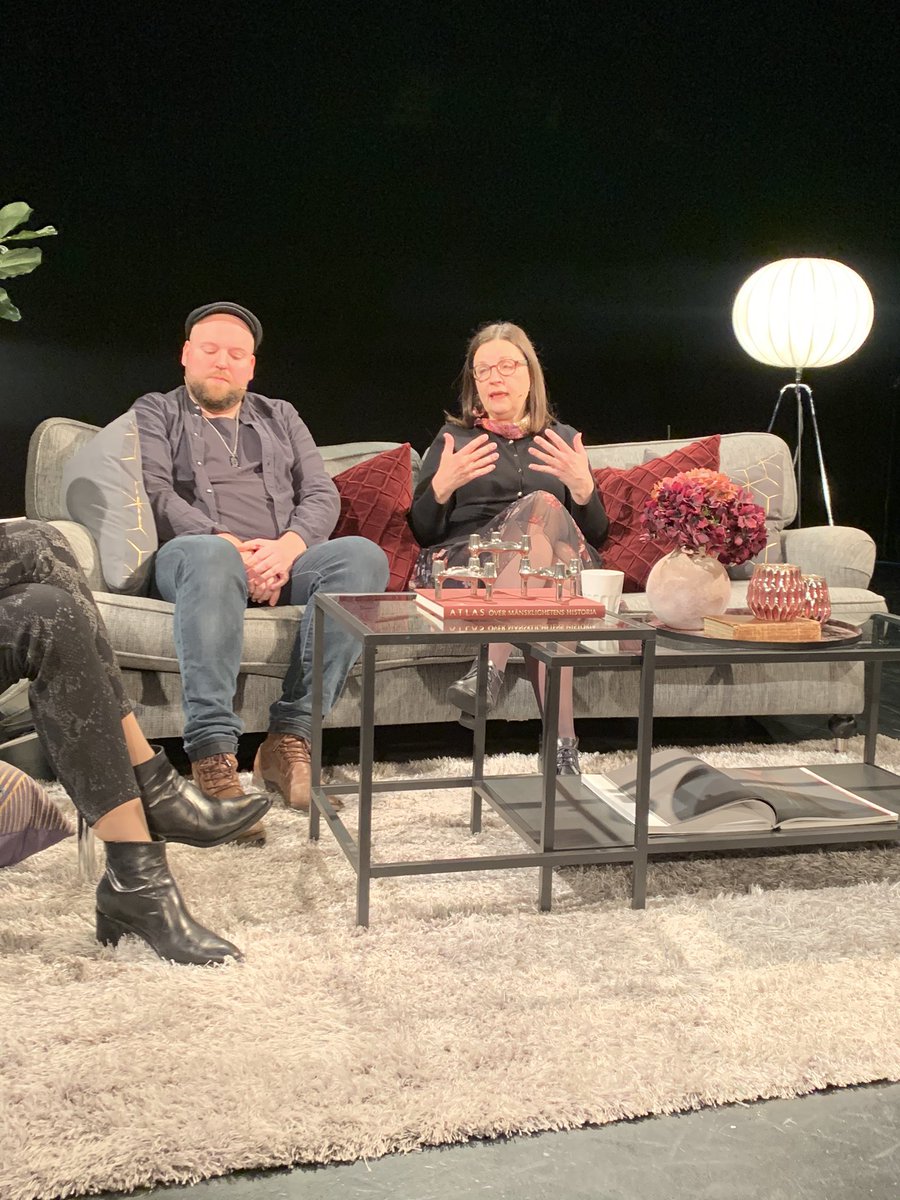 Utbildningsminister <a href="/Anna_Ekstrom/">Anna Ekström</a> berättar att programmering redan ingår i matematikundervisningen i lågstadiet!! #smartasamtal #digitalidag <a href="/didigital_se/">Di Digital</a>