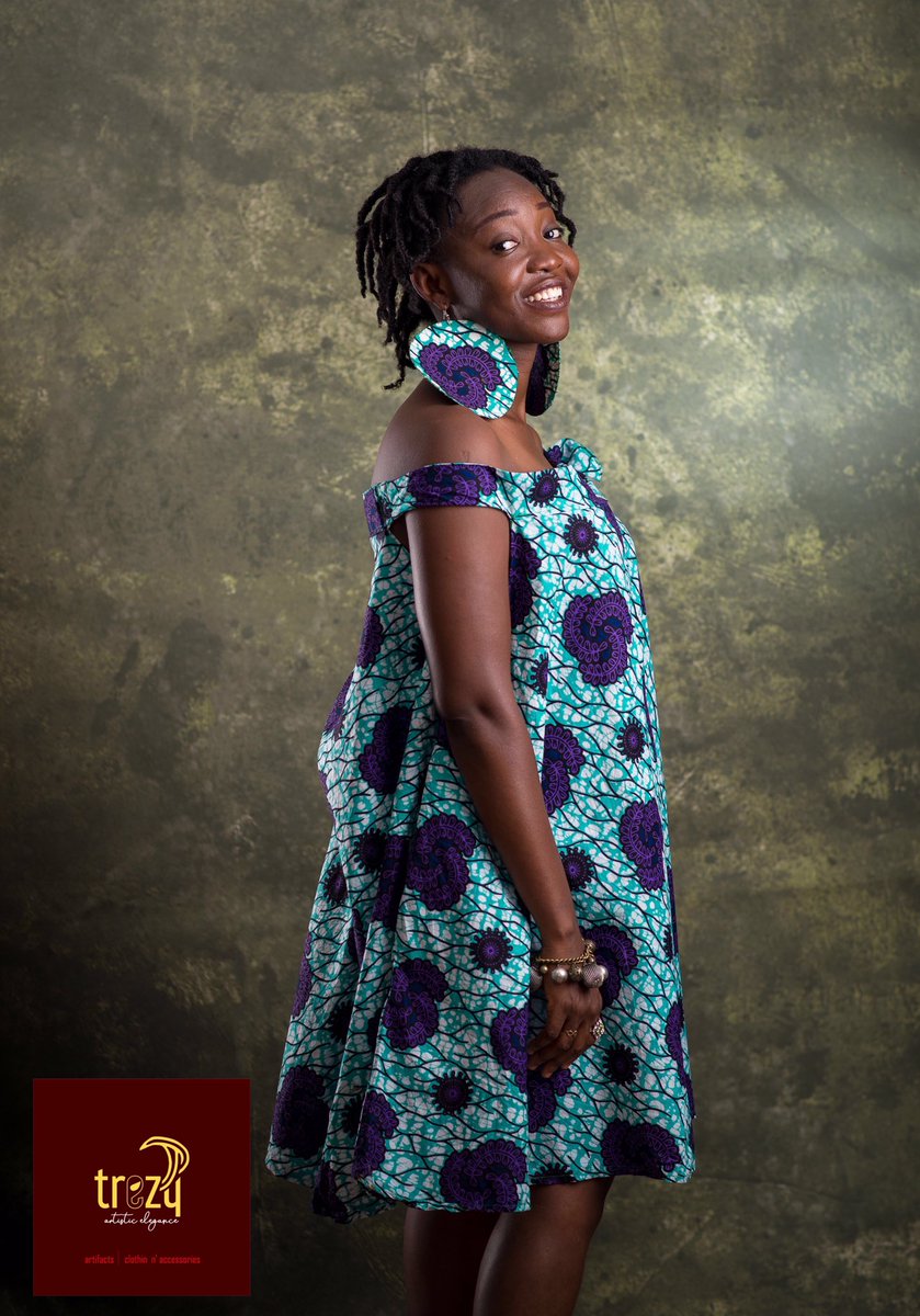 trezy_co's tweet image. Fall in love with taking care of yourself. 
Rock yours today and send us images. 📸 @obeimages  Model:@ankomahtheresah #readytowear #affordablefashion #freestyling #africanprints #fashiontrends #womenwithstyle  #madeinghana #africanprintearrings