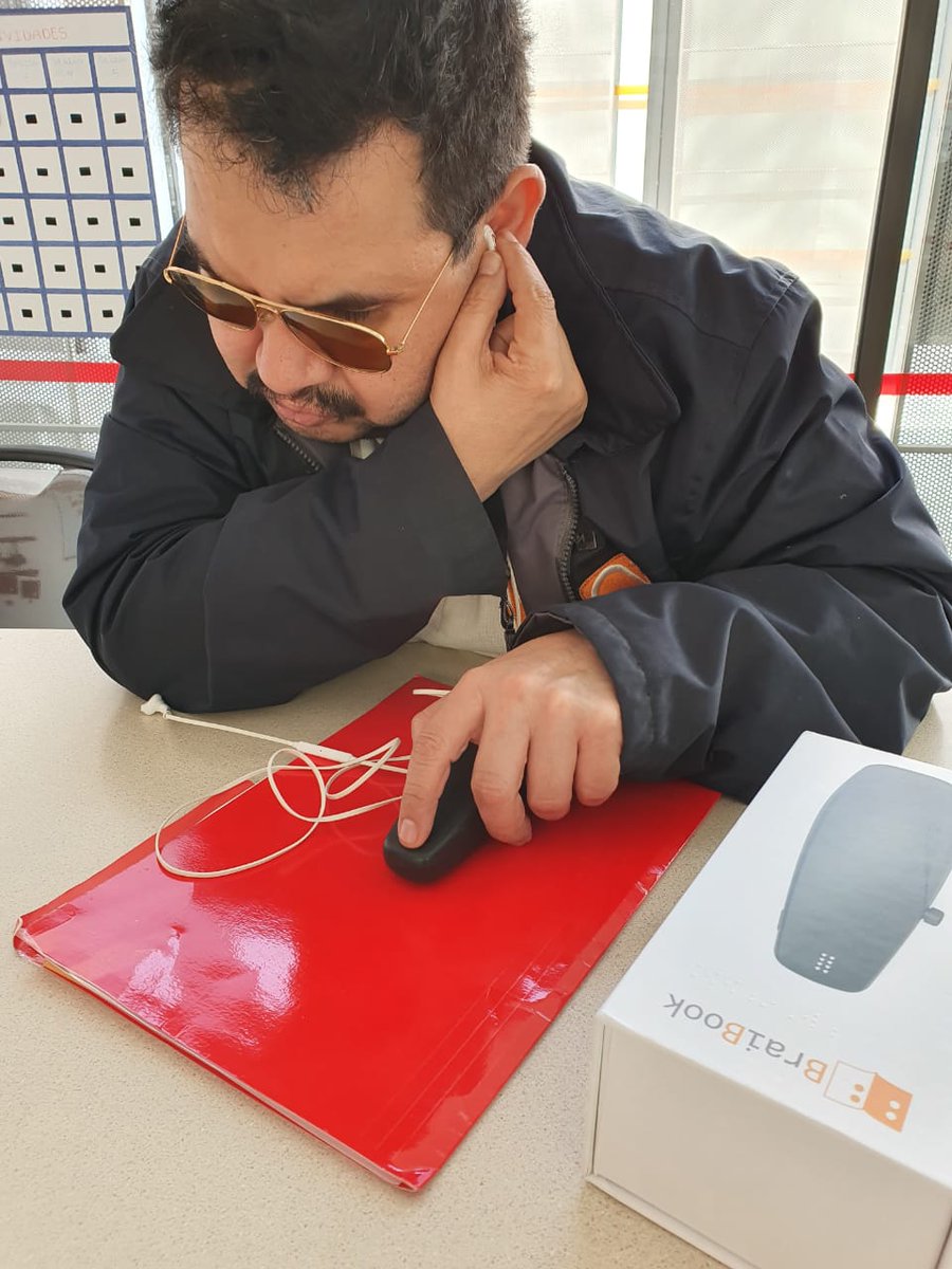 Quieres disfrutar de la lectura en #braille y #audio?👆🏻👂🏻

➡️ BraiBook convierte fácilmente cualquier documento o libro digital a audio y braille.

Más información braibook.com

#braille #readbraille #reading #braibook #braille👆🏼📖