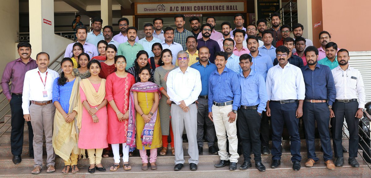 esafpaul's tweet image. I was quite fortunate to have received the opportunity to interact with a number of youngsters who have become a part of #ESAF Family. It's refreshing to see the passion and enthusiasm they share. #esafbank