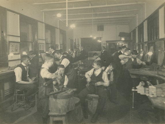 Interior view of metal shop at night at the #Birmingham Municipal School of Art, Branch School for #Jewellers and #Silversmiths, Vittoria Street [WK/B11/905] #PhotoFriday