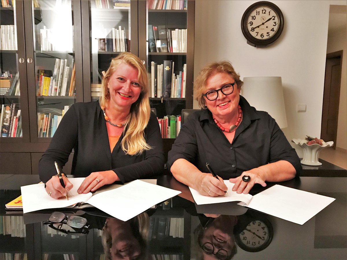 In #Portugal bekommt das deutschsprachige Online-Magazin der #Algarve neue Herausgeber: algarve-entdecker.com/2019/11/algarv… <a href="/visitportugal/">Visit Portugal</a> <a href="/VisitportugalDE/">VisitportugalDE</a> @turismo_algarve <a href="/PuraComm/">Pura Communications</a> <a href="/kprn_network/">KPRN network</a> <a href="/FAZ_Reise/">FAZ  Reise</a> <a href="/SZ_Reise/">SZ Reise</a> <a href="/WELT_Reise/">WELT Reise</a> <a href="/SPIEGEL_Reise/">SPIEGEL Reise</a> <a href="/focusreise/">FOCUS online Reisen</a> <a href="/stern_reise/">stern Reise</a> <a href="/DeutscheWelle/">DW Deutsche Welle</a> <a href="/DLF/">Deutschlandfunk</a>