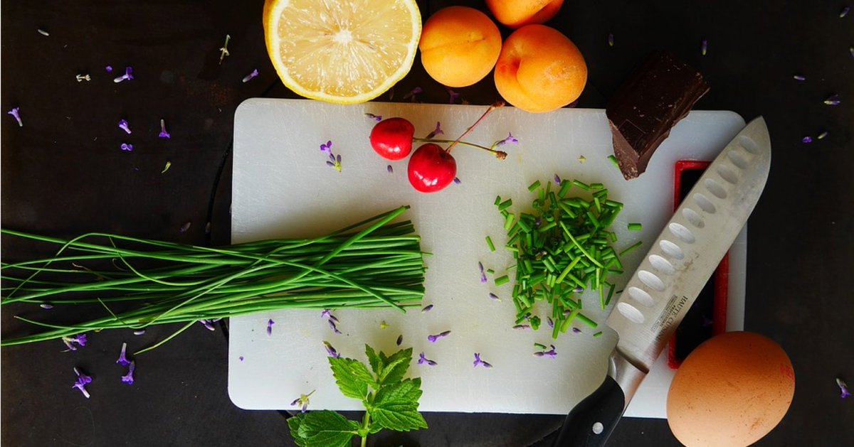 Why should you plan your meals? 🔪

By taking care of what you are eating ahead of time you can:

Improve your nutrition
Make healthier choices
Eat high quality foods
Save Time and Money
Decrease Stress

So why not give it a go!

#healthy #prep #food