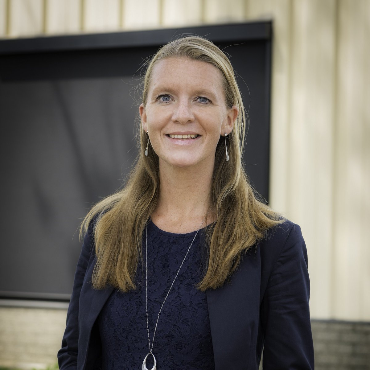 Volgens Ester Zeeman klopt het beeld dat wij hebben van werken in de zorg niet en moet dit nodig veranderen. Luister naar Ester haar uitleg en stem! #HR #Podcast #HRTop100 <a href="/HRTop100NL/">HRtop100 NL</a> <a href="/RvdbHR/">Rvdb HR</a> <a href="/Amarantwerkt/">Werken bij Amarant</a> bit.ly/2pfv0CW