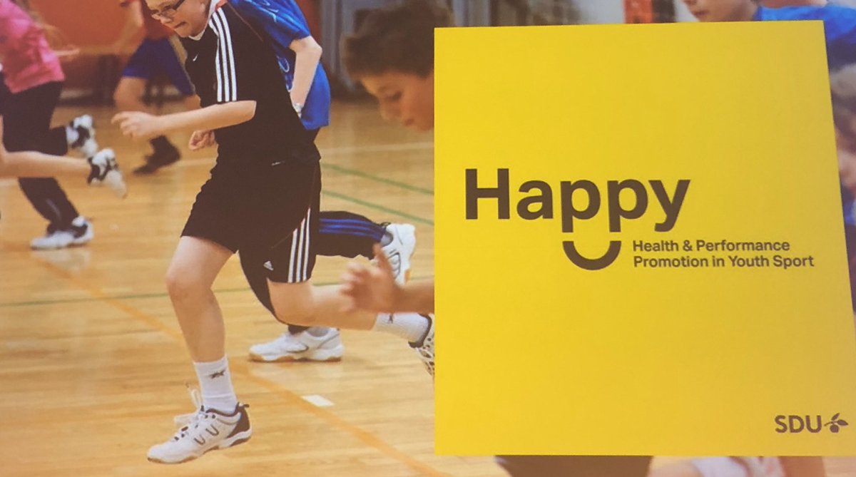 <a href="/Merete_Moller/">Merete Møller, PhD</a> #sportfisio2019 prevention program works but compliance is issue - time and motivation. Work on culture, knowledge, communication, big picture. Happy health &amp; performance
bjsm.bmj.com/content/50/24/…