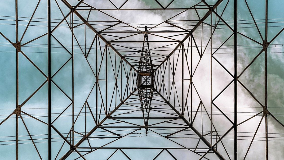 acceleratewest's tweet photo. The UK recently tipped the balance between fossil fuels &amp; renewable energy for the first time since the industrial revolution. 

What can we do? Read more here --> https://t.co/evHBvz8LNi 

#NetZero #ClimateAction https://t.co/bkLxCskq2N