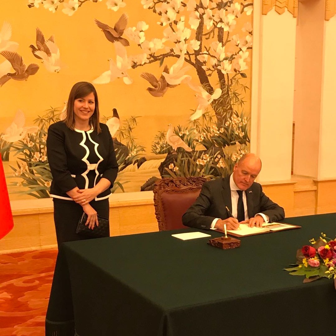 NLinChina's tweet photo. Our 🇳🇱 Ambassador to China Wim Geerts, @wjpgeerts, presented his #credentials to 🇨🇳 President Xi Jinping today. We look forward to continue fostering cooperation and dialogue between China and the Netherlands in the future.
@DutchMFA #NLinChina https://t.co/DacKFMQC2r