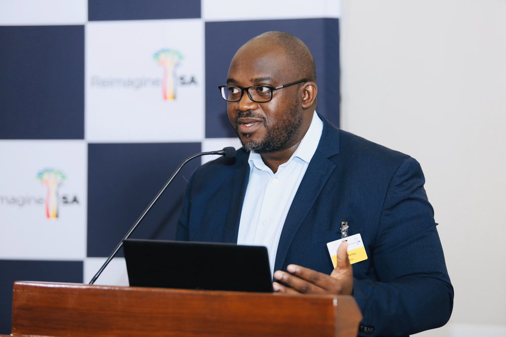 Reimagine_SA's tweet photo. We have Johannesburg Social Housing Company CEO, Mr Victor Rambau speaking about the Role of Municipalities in the delivery of #socialhousing #ReimagineSA #NelsonMandelaFoundation https://t.co/AgNjf8bnnS