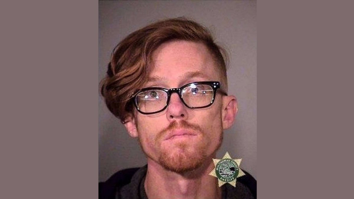 Randal Lee Smith, 38, was arrested & charged with interfering with a police officer at an antifa riot in Portland in Nov. 2016.  #AntifaMugshots