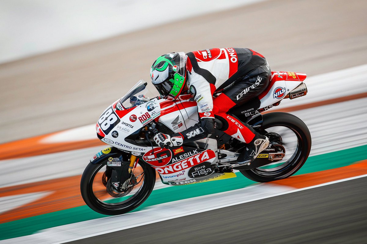 teamSic58's tweet photo. #FIMCEVREPSOL ⚠️ RACE2 🏁
Matteo Bertelle P14
Patacca Matteo P22
Hikaru Arita P23
#sic58squadracorse #MB28 #HA65 #MP88 #Moto3 #FIMCEVREPSOL #CEV #JuniorWorldChampioship @Acerbisitalia #acerbis #acerbismotorsport #acerbisplastics #acerbisathlete #sic58 https://t.co/1tqkh9ibw6