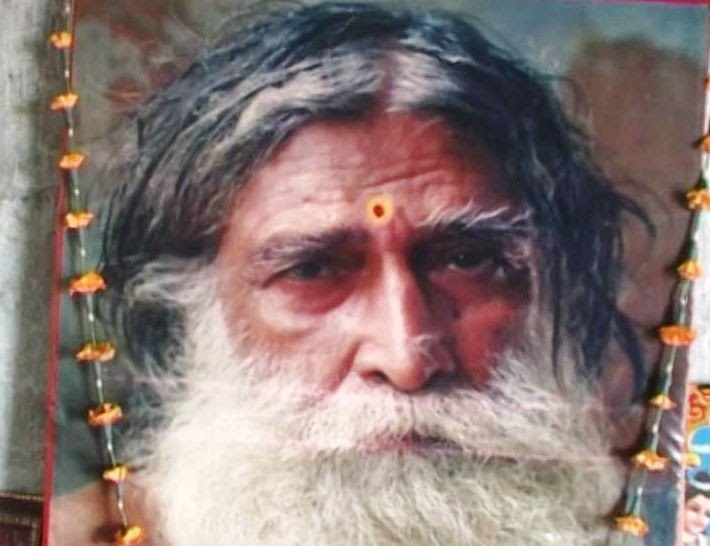 During the hey days of temple movement, Baba remained the most crucial voice of Hindu saints and seers.As head of Ramjanmbhoomi Nyas he spearheaded this fight with great fervour for 50 years from 1934 agitation to 1949 filling of first case in independent India.